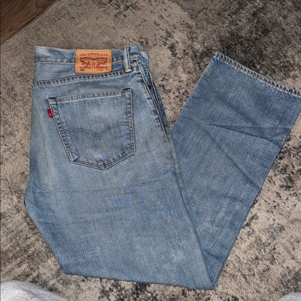 Levi's Men's Light Blue Straight Jeans